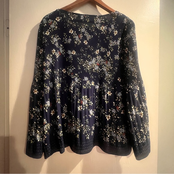 Max Studio Dark Blue Floral Blouse - Large - NWOT - Picture 6 of 8